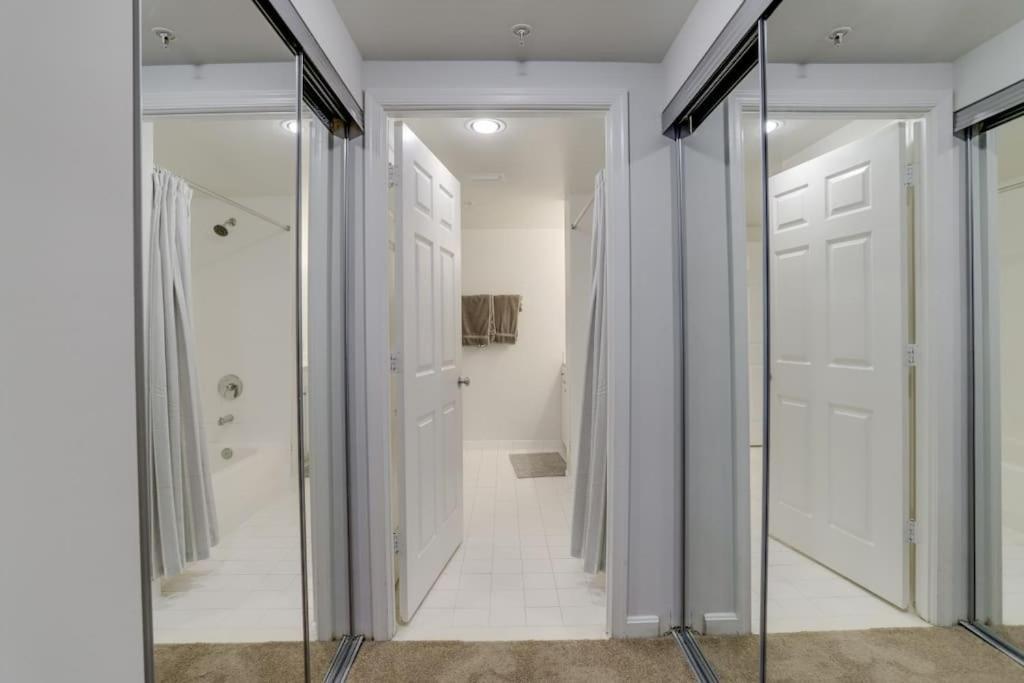 Sensational 1 Bedroom Condo At Ballston Place With Gym Arlington Esterno foto