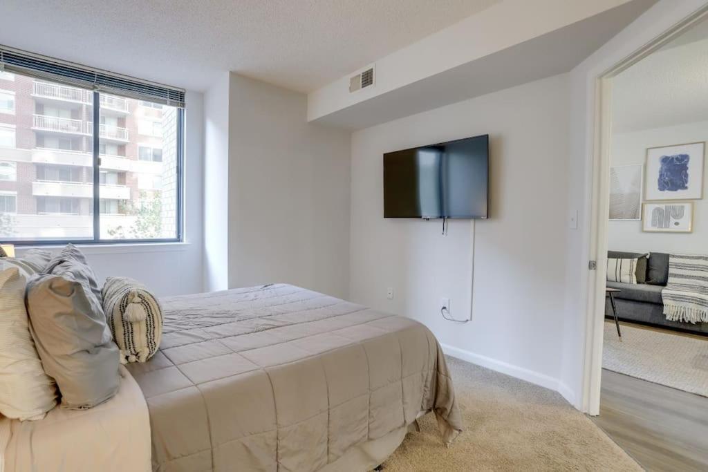 Sensational 1 Bedroom Condo At Ballston Place With Gym Arlington Esterno foto