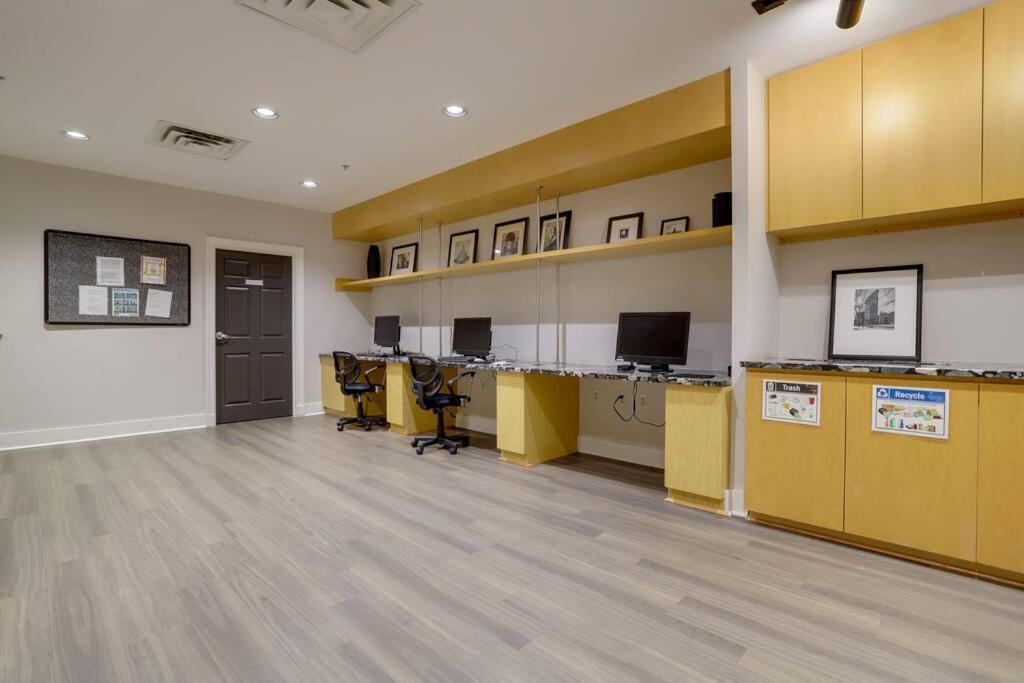 Sensational 1 Bedroom Condo At Ballston Place With Gym Arlington Esterno foto