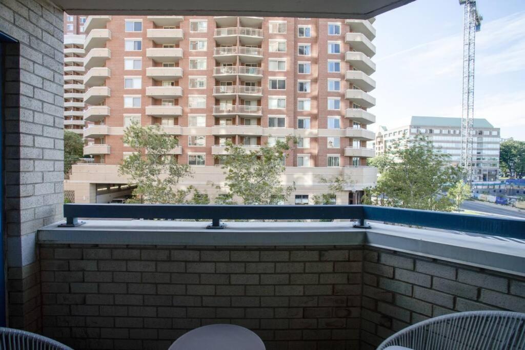 Sensational 1 Bedroom Condo At Ballston Place With Gym Arlington Esterno foto